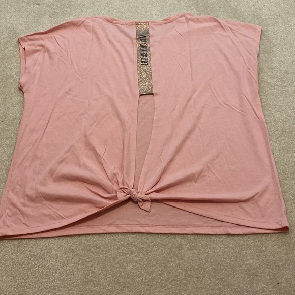 NWOT Open back Tee - Picture 3 of 9